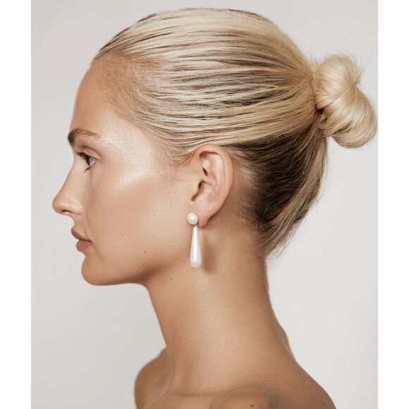 SHASHI Linnea Pearl Drop Earring in Pearl One Size New Womens Dangle - Picture 10 of 11